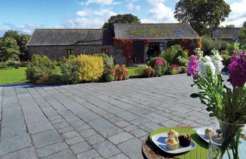 Pavestone Tudor Cobble Project Pack Denby (11.47m²)